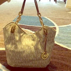 Michael Kors Lilly Medium Signature Logo Tote